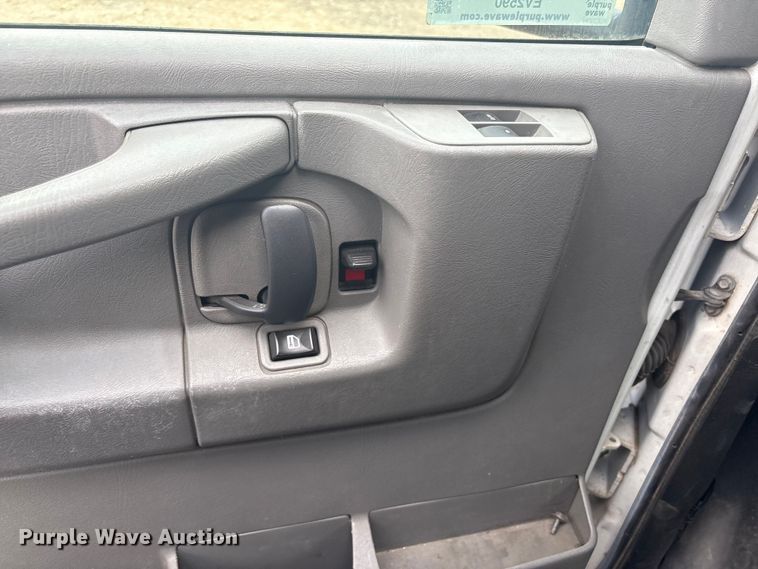 image for item EV2590 2012 Chevrolet 4500 Express ambulance