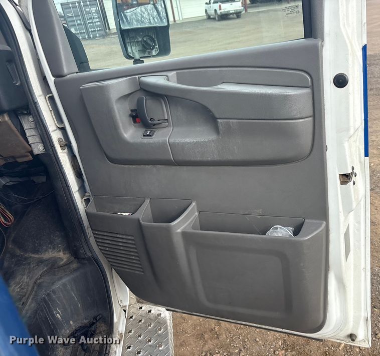 image for item EV2590 2012 Chevrolet 4500 Express ambulance