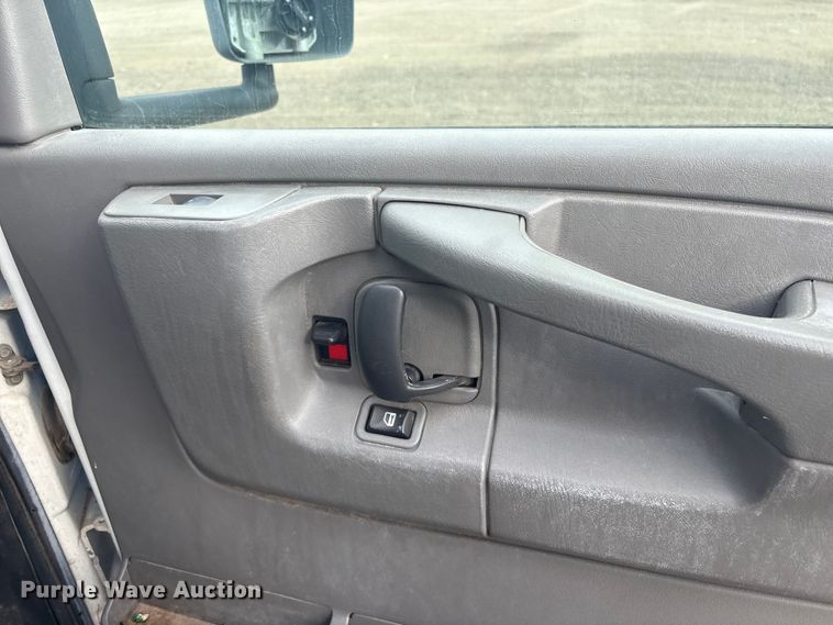 image for item EV2590 2012 Chevrolet 4500 Express ambulance