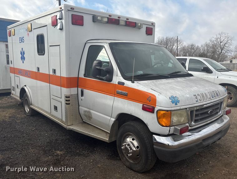 image for item EV2591 2006 Ford E450 ambulance