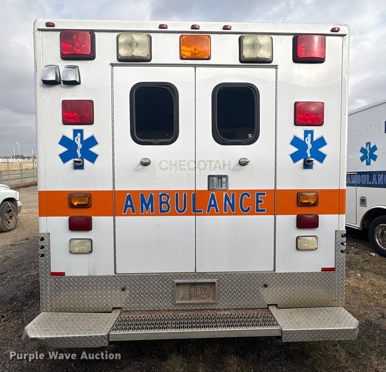 image for item EV2591 2006 Ford E450 ambulance