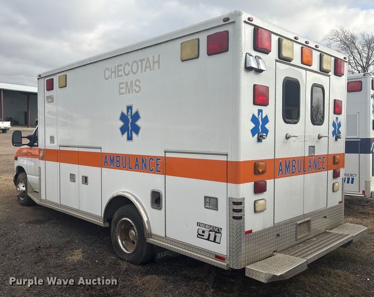 image for item EV2591 2006 Ford E450 ambulance
