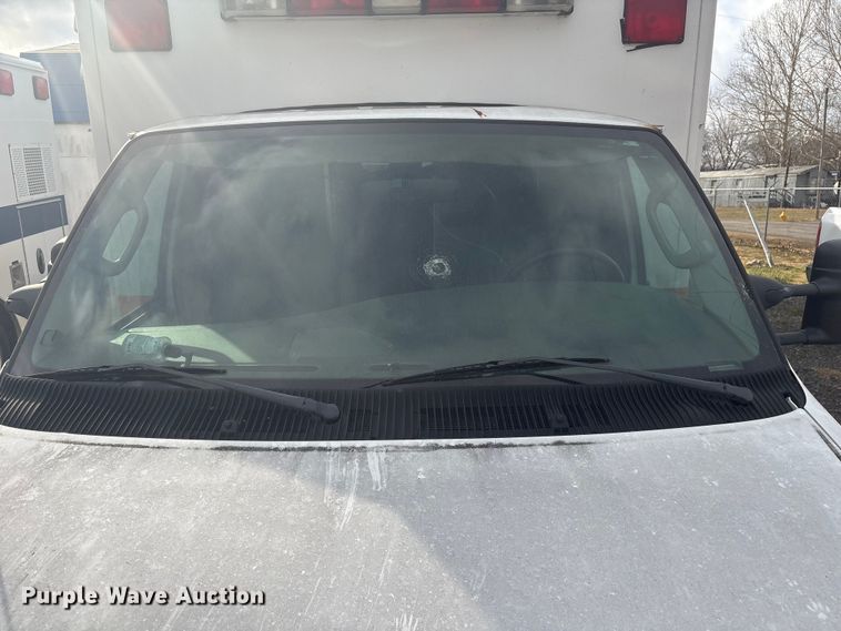 image for item EV2591 2006 Ford E450 ambulance