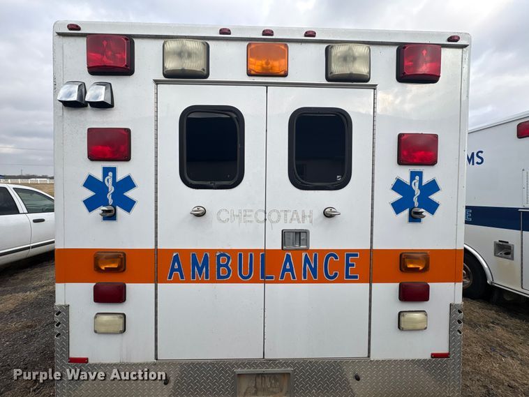image for item EV2591 2006 Ford E450 ambulance