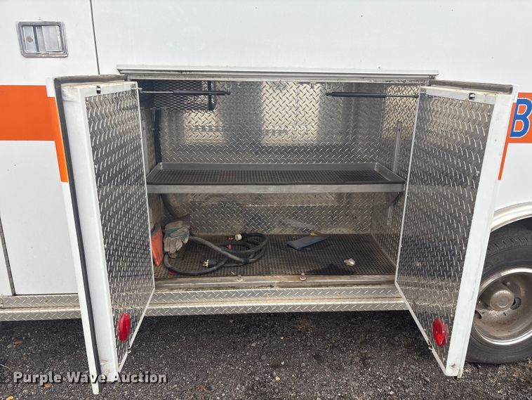 image for item EV2591 2006 Ford E450 ambulance