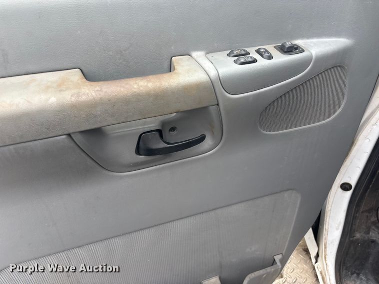 image for item EV2591 2006 Ford E450 ambulance