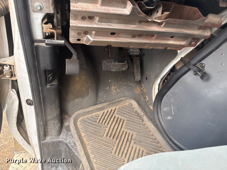 image for item EV2591 2006 Ford E450 ambulance