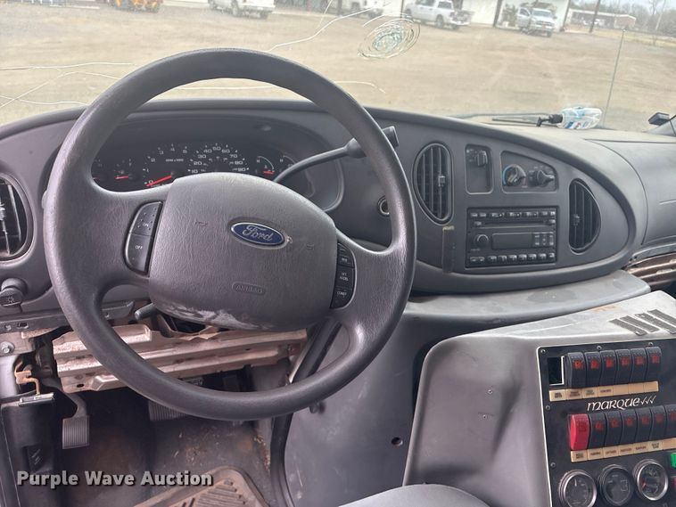 image for item EV2591 2006 Ford E450 ambulance