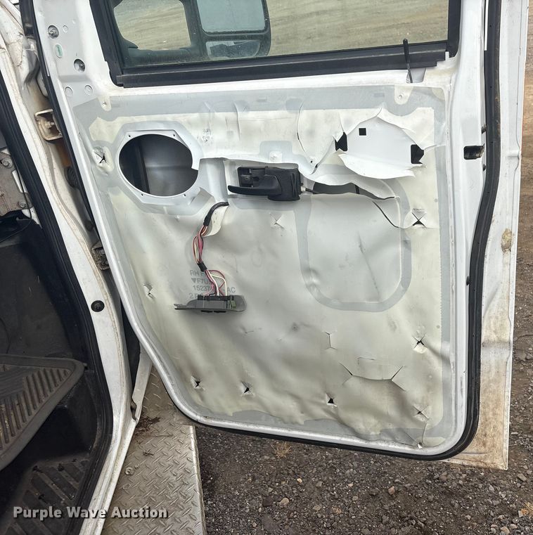 image for item EV2591 2006 Ford E450 ambulance