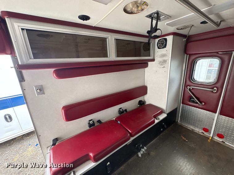 image for item EV2591 2006 Ford E450 ambulance