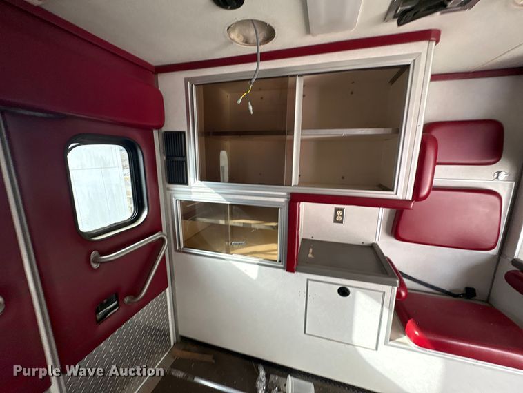 image for item EV2591 2006 Ford E450 ambulance