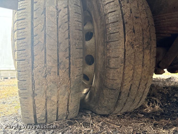 image for item EV2591 2006 Ford E450 ambulance