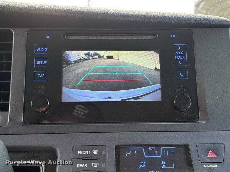 image for item EV3474 2017 Toyota Sienna van