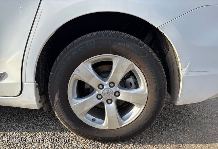 image for item EV3474 2017 Toyota Sienna van