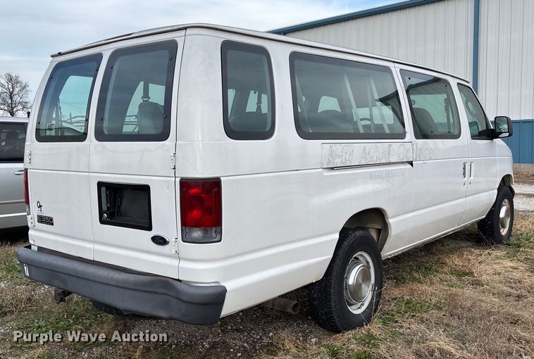 image for item EV3493 2005 Ford E350 van