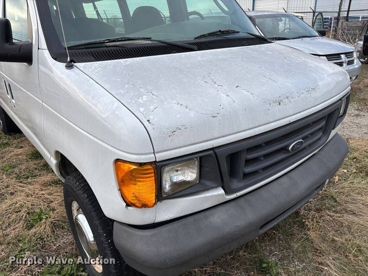 image for item EV3493 2005 Ford E350 van