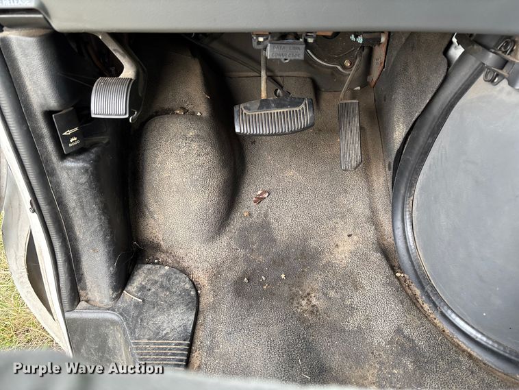 image for item EV3493 2005 Ford E350 van