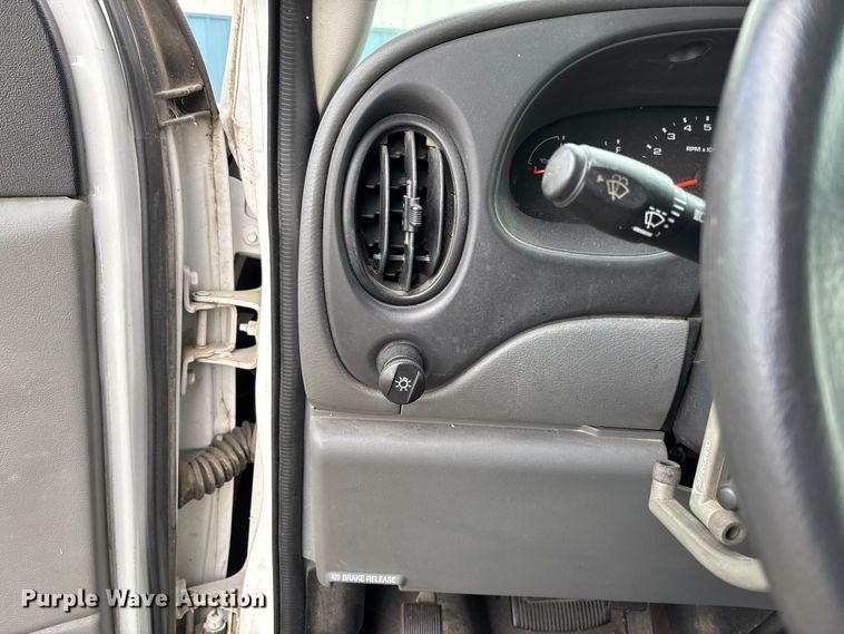 image for item EV3493 2005 Ford E350 van