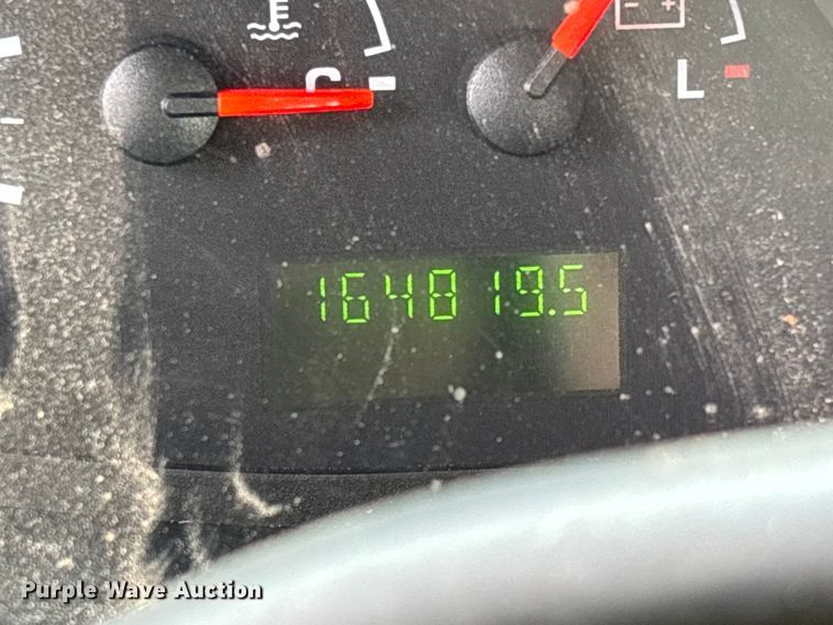 image for item EV3493 2005 Ford E350 van