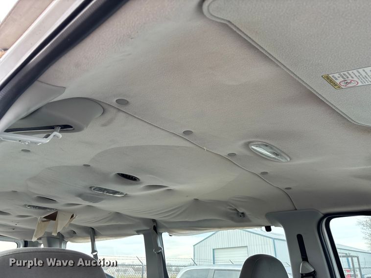 image for item EV3493 2005 Ford E350 van