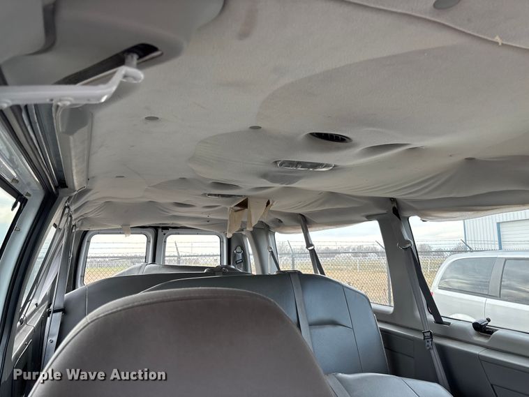 image for item EV3493 2005 Ford E350 van