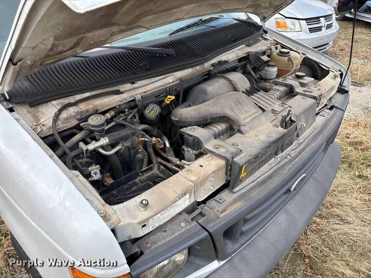 image for item EV3493 2005 Ford E350 van
