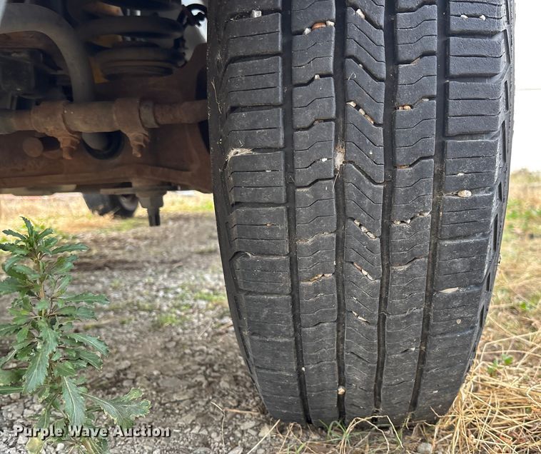 image for item EV3493 2005 Ford E350 van