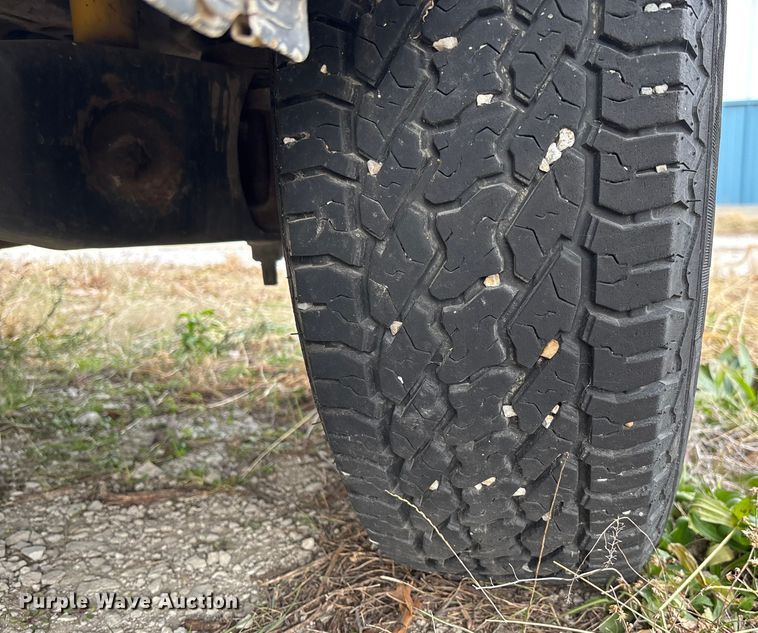 image for item EV3493 2005 Ford E350 van