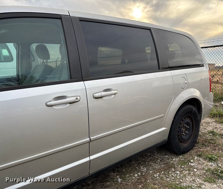image for item EV3494 2010 Dodge Grand Caravan van