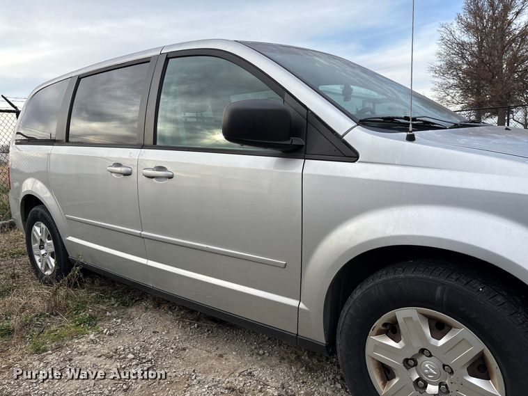 image for item EV3494 2010 Dodge Grand Caravan van