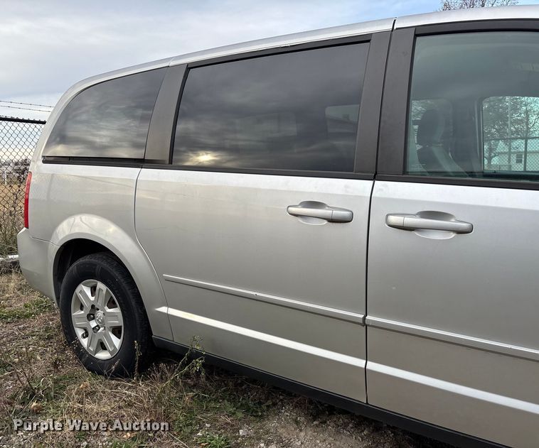 image for item EV3494 2010 Dodge Grand Caravan van