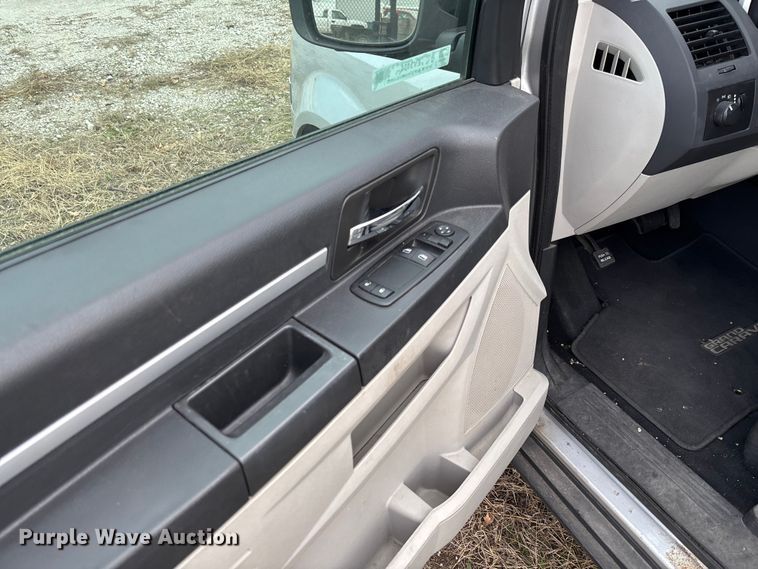 image for item EV3494 2010 Dodge Grand Caravan van