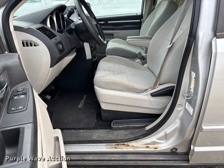 image for item EV3494 2010 Dodge Grand Caravan van