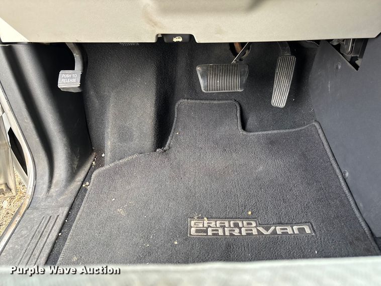 image for item EV3494 2010 Dodge Grand Caravan van