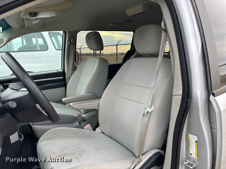 image for item EV3494 2010 Dodge Grand Caravan van