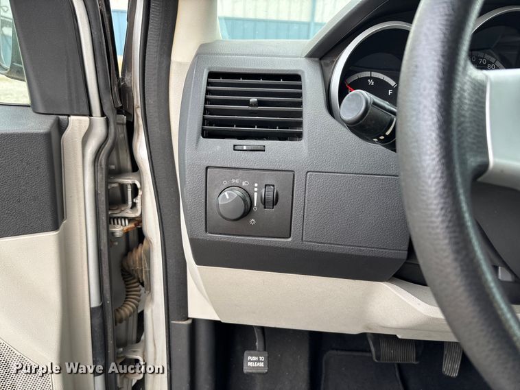 image for item EV3494 2010 Dodge Grand Caravan van