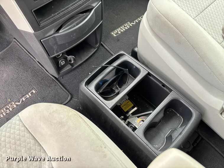 image for item EV3494 2010 Dodge Grand Caravan van