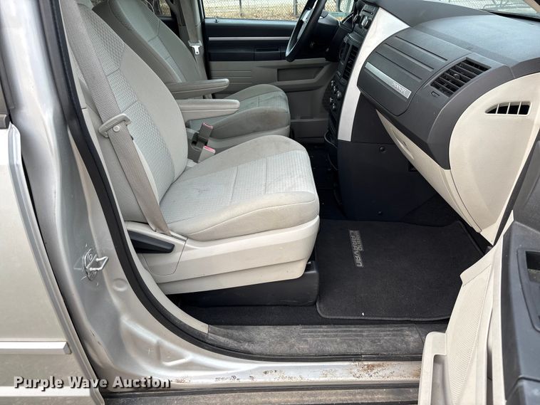 image for item EV3494 2010 Dodge Grand Caravan van