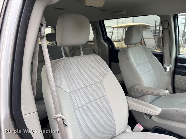 image for item EV3494 2010 Dodge Grand Caravan van