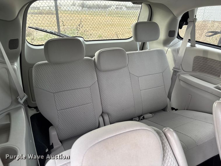 image for item EV3494 2010 Dodge Grand Caravan van