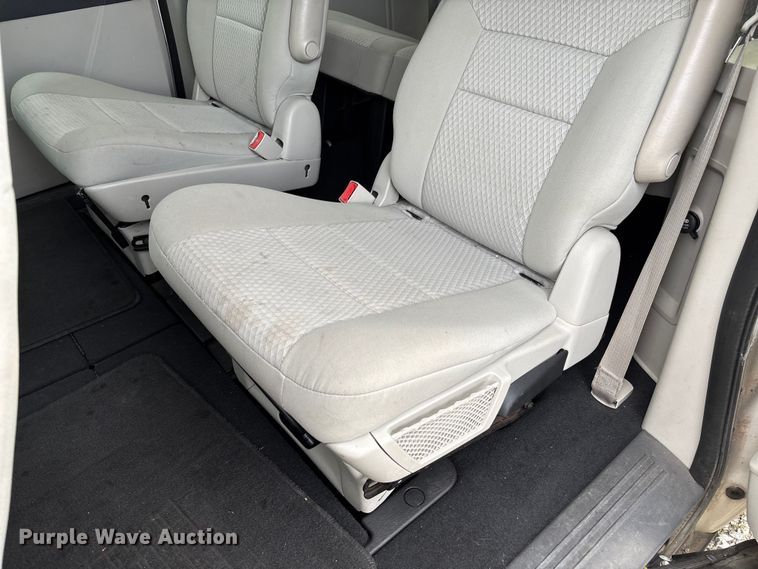 image for item EV3494 2010 Dodge Grand Caravan van