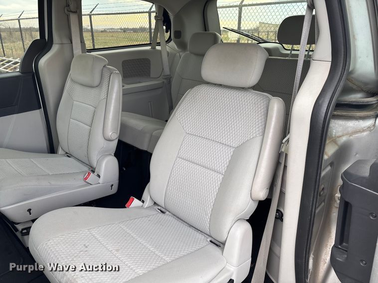 image for item EV3494 2010 Dodge Grand Caravan van