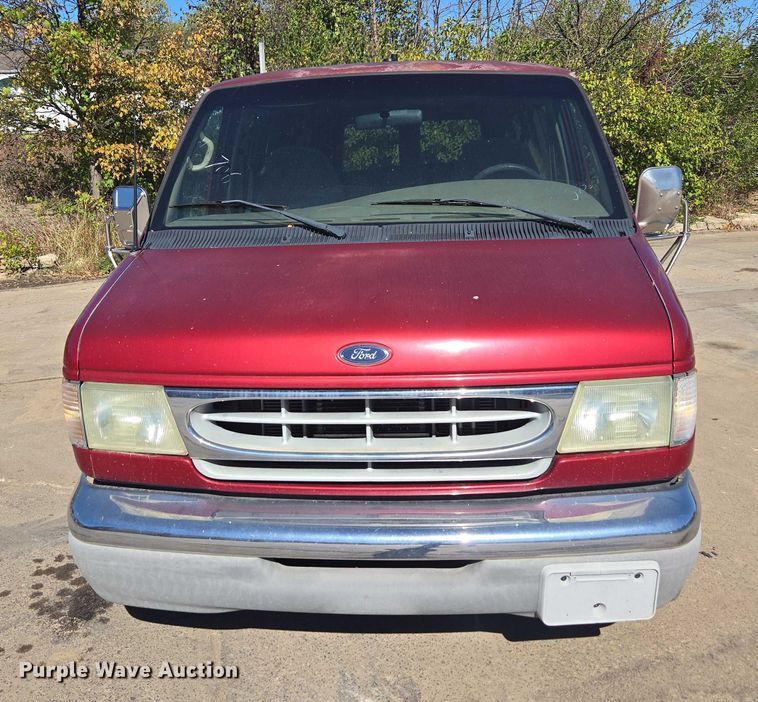 image for item EV5412 2002 Ford E150 van