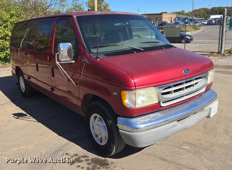 image for item EV5412 2002 Ford E150 van