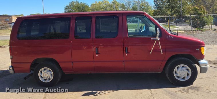 image for item EV5412 2002 Ford E150 van