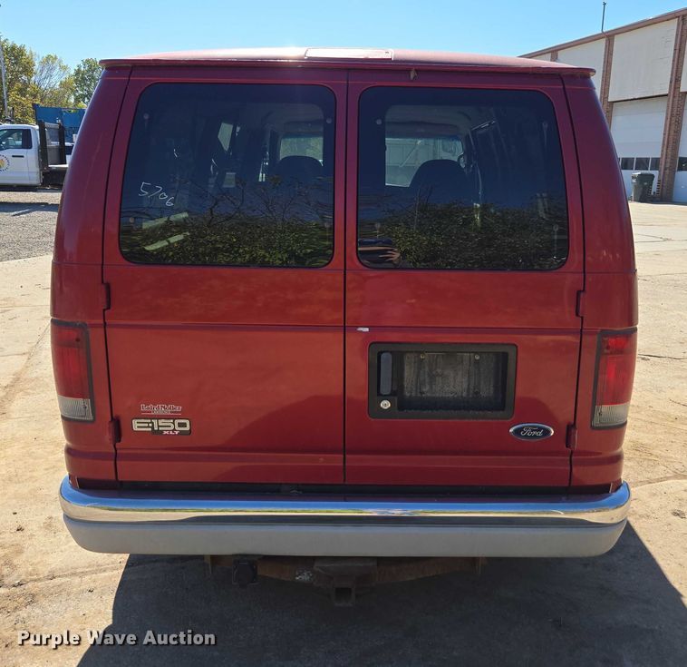 image for item EV5412 2002 Ford E150 van