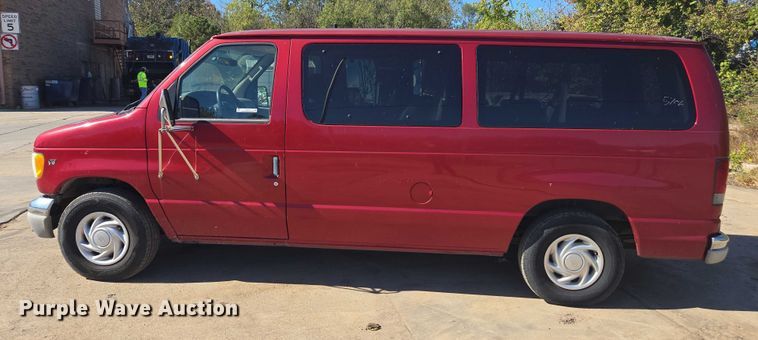 image for item EV5412 2002 Ford E150 van