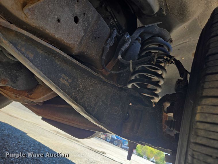 image for item EV5412 2002 Ford E150 van