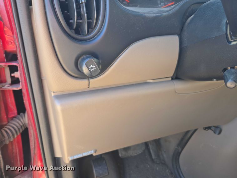 image for item EV5412 2002 Ford E150 van