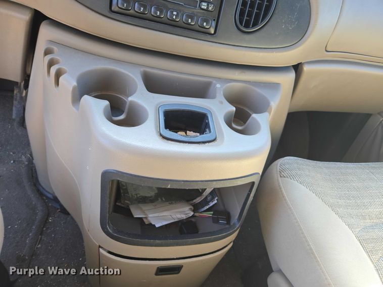 image for item EV5412 2002 Ford E150 van